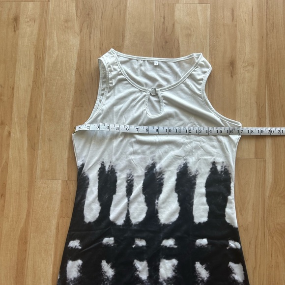 NWOT summer dress, black and white sleeveless - Picture 5 of 8